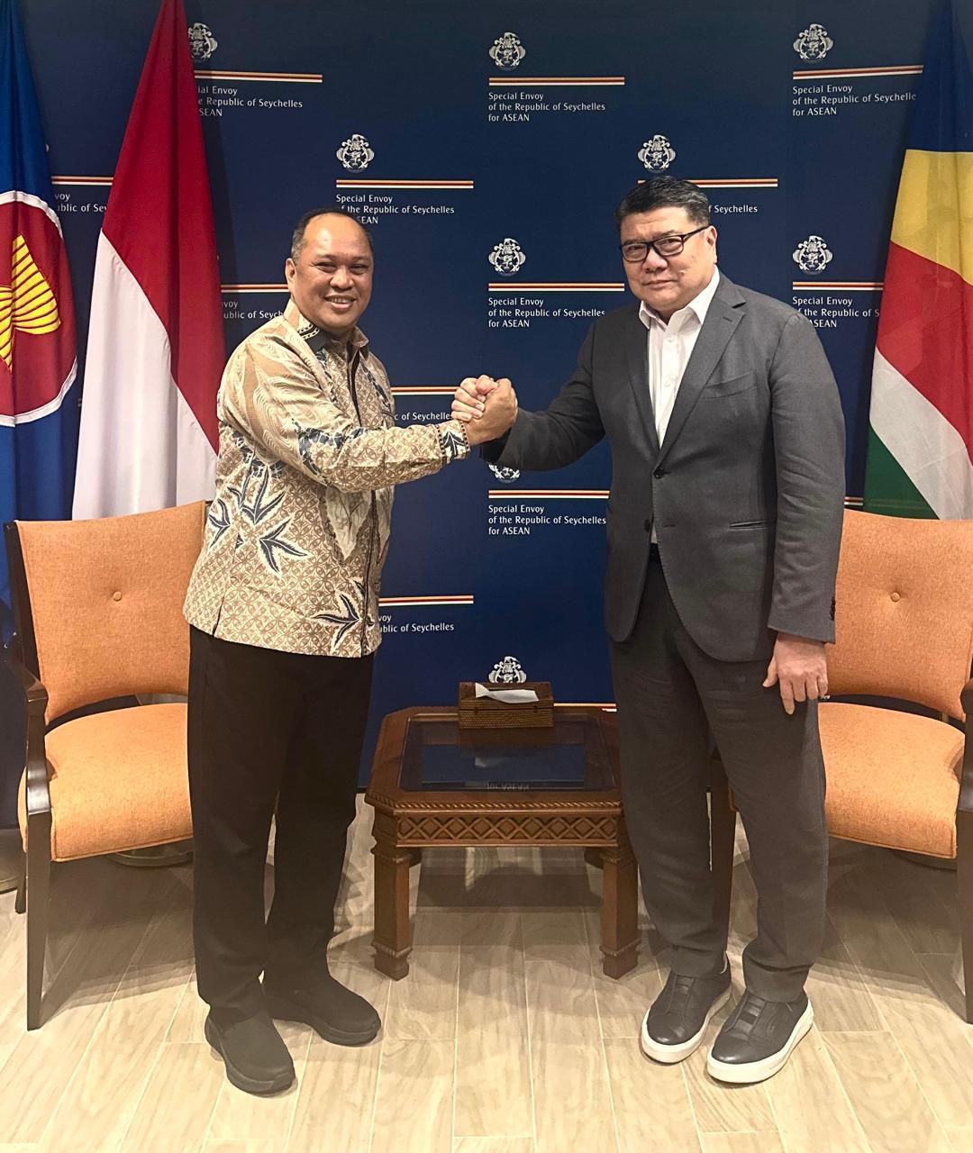 Cagub Ruksamin Temu Special Envoy Presiden Seychelles for ASEAN Bahas Sinergi Pengembangan Ekonomi Pesisir Sultra