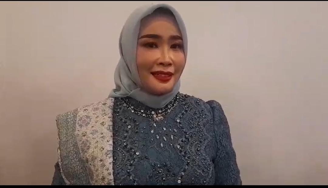 Resmi Dilantik, Nurponirah Anggota DPRD Sultra Peraih Suara Terbanyak Diantara 45 Anggota Dewan
