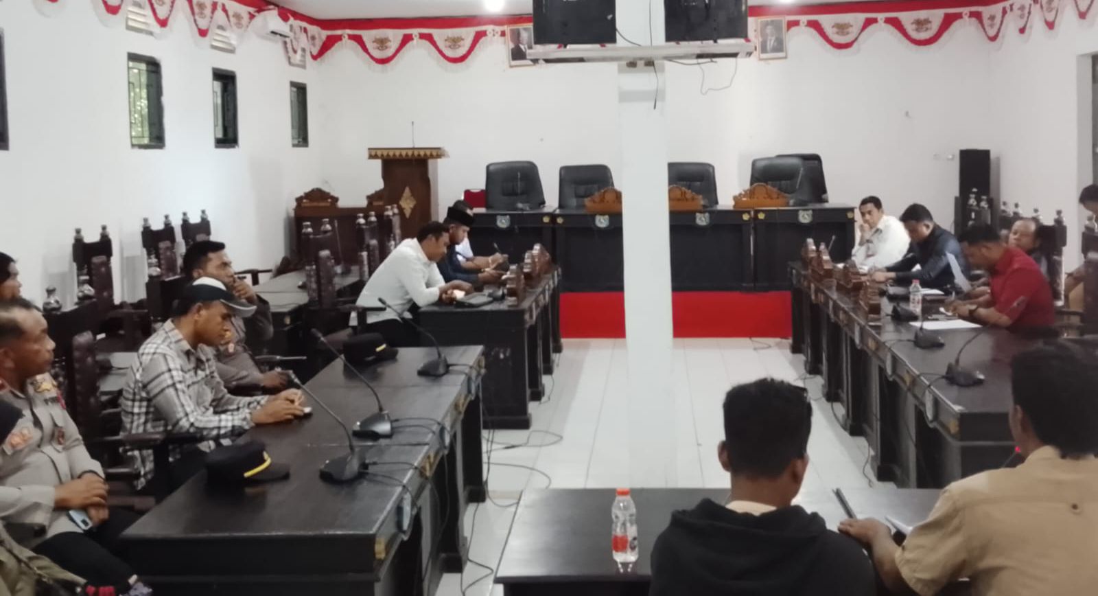 DPRD Muna Barat Janji Tindak Lanjuti Aspirasi Mahasiswa Soal Proyek Gerai Koperasi